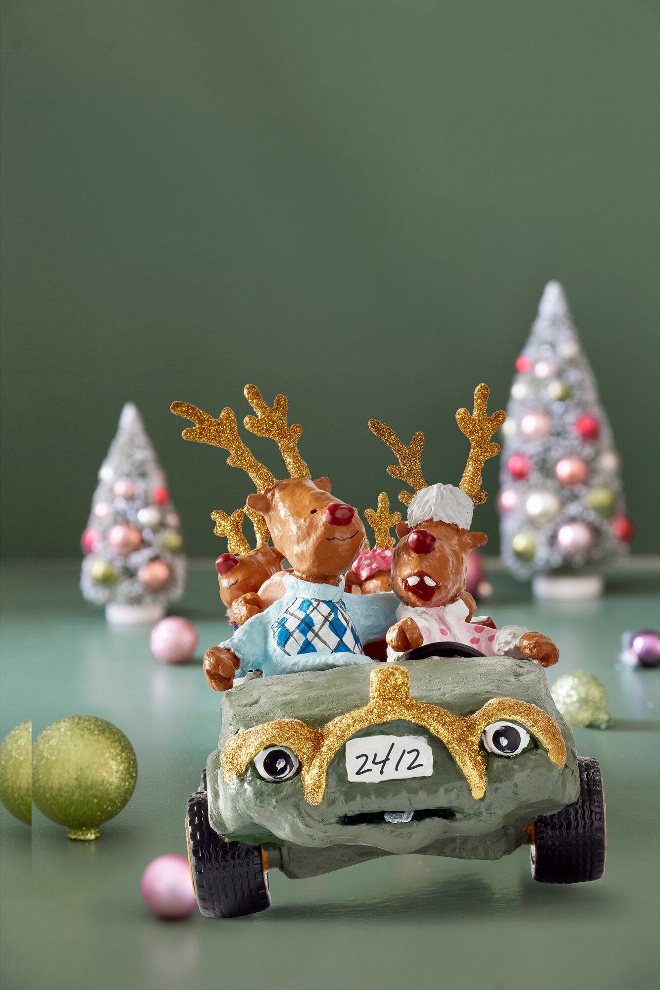 'Driving Home for Christmas' rudolf - 18 cm.